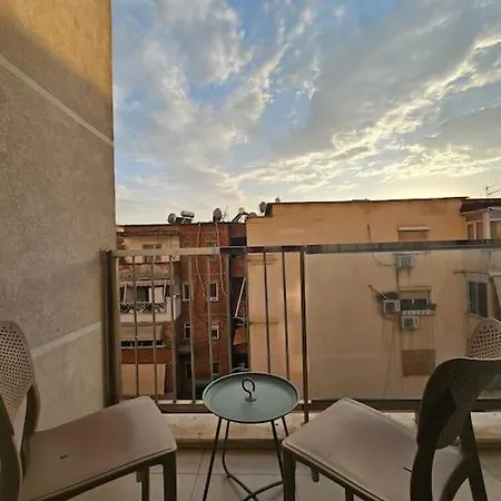 E21 Apartment *