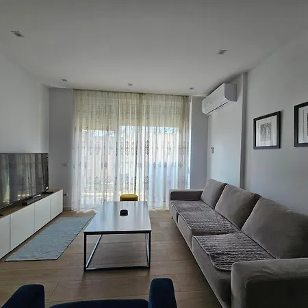 E21 Apartmán Tirana